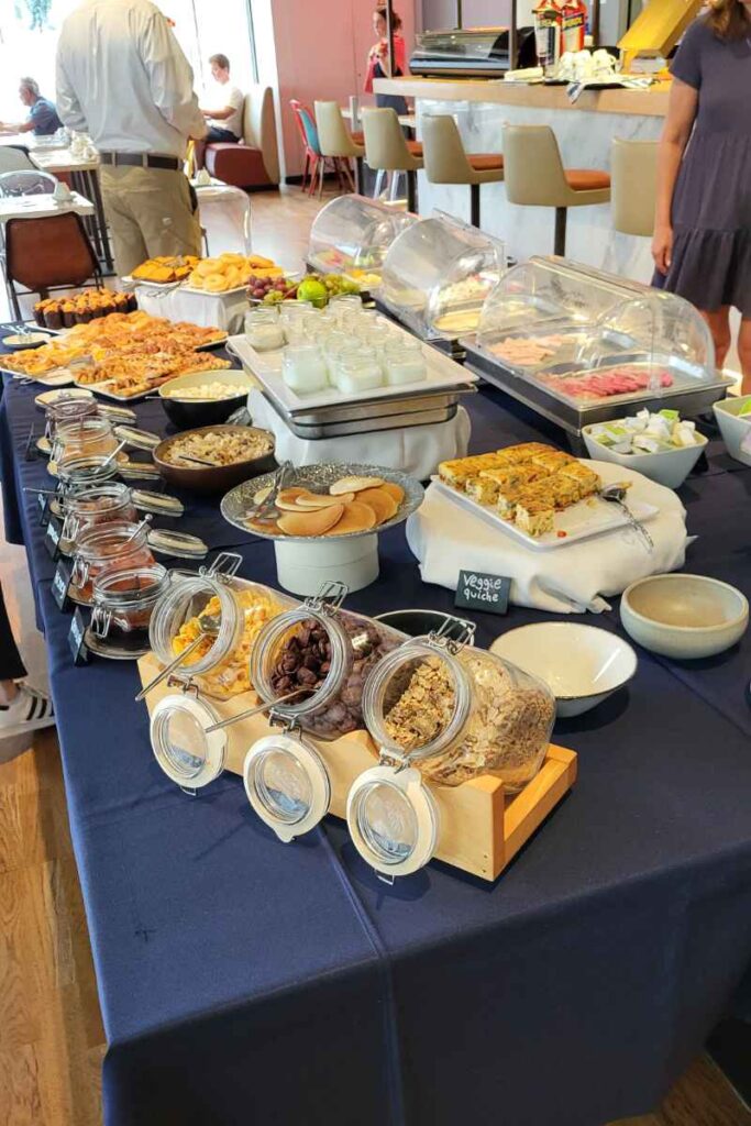 Frühstücksbuffet im Hotel