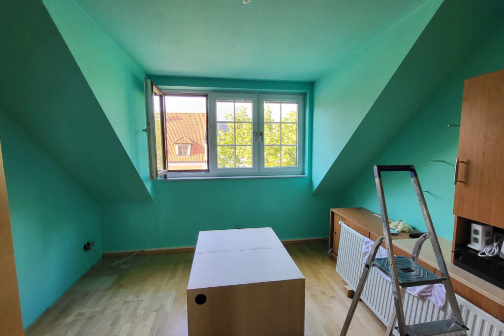 Arbeitszimmer in neuer Farbe