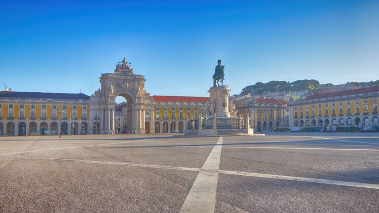 Praça do Comércio: Das Herz von Lissabon am Tejo