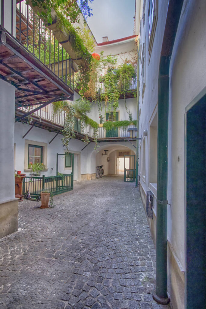 Innenhof des Fähnrichtshofs