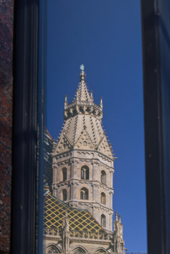 Spiegelung vom Stephansdom