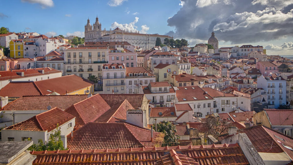 Largo das Portas do Sol