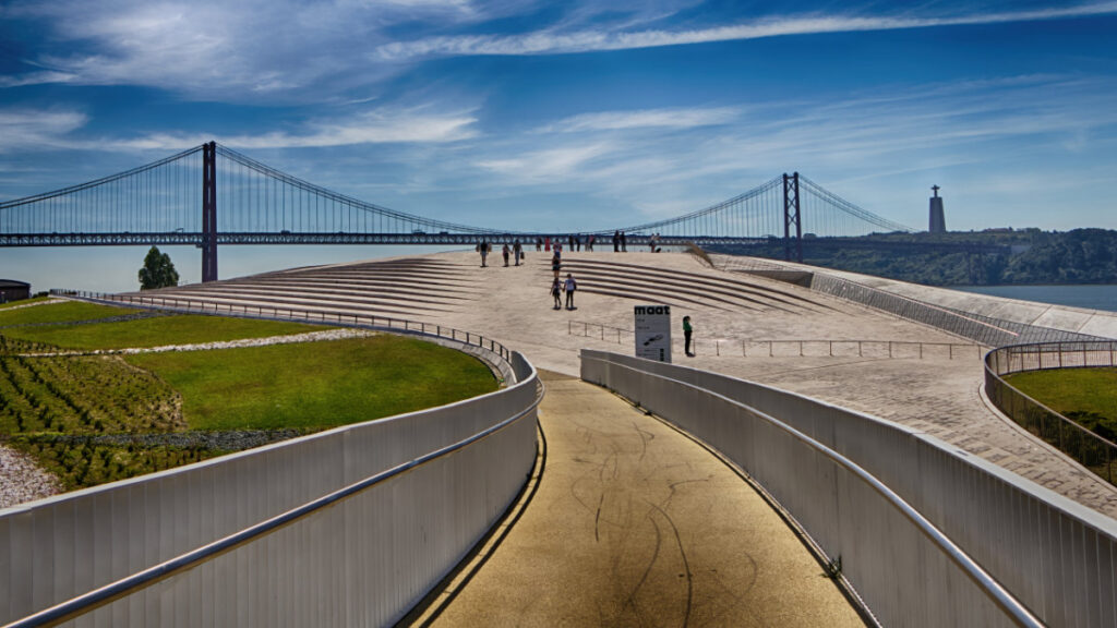 Dach des MAAT in Belém