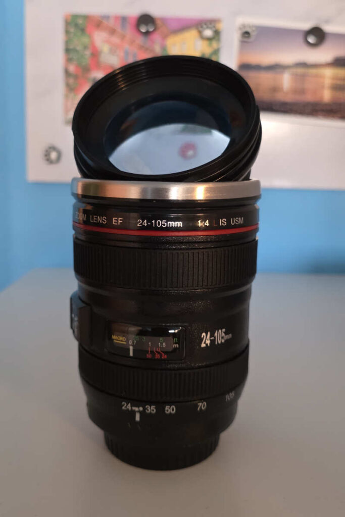 Mein Weihnachtsgeschenk: ein Becher, der wie ein Objektiv ausschaut