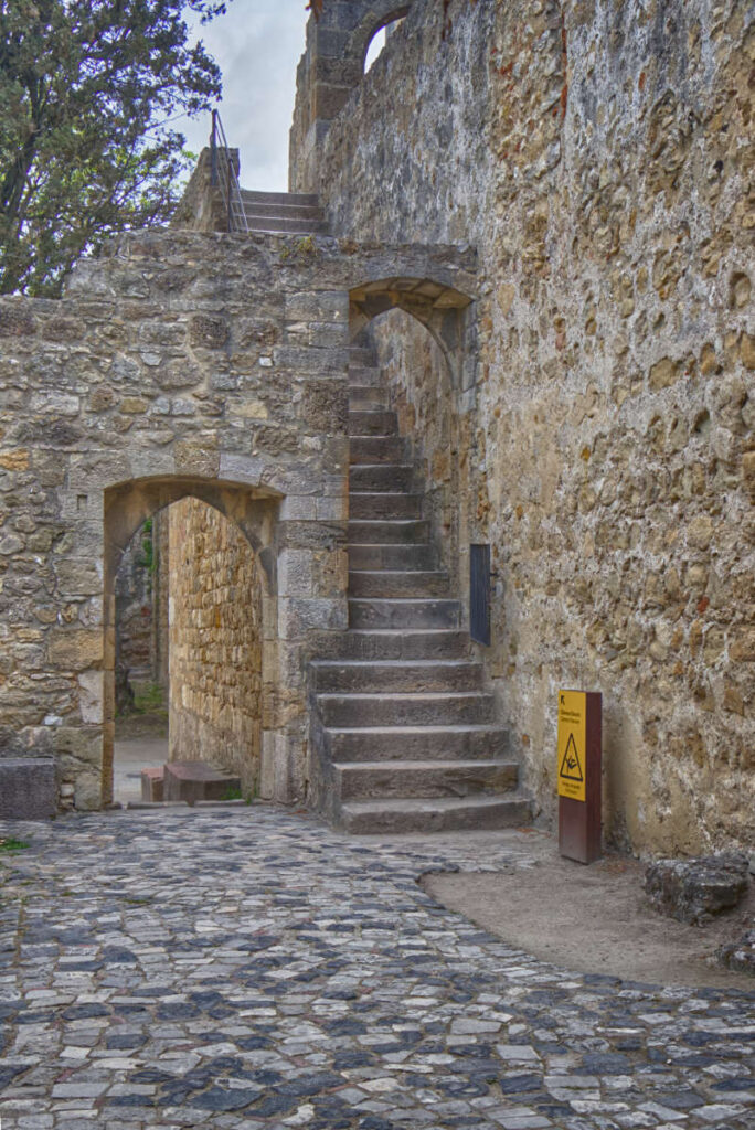 Einer der Innenhöfe des Castelo de São Jorge