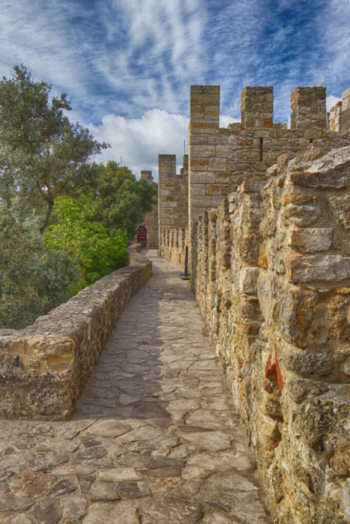 Wehrgang im Castelo de São Jorge