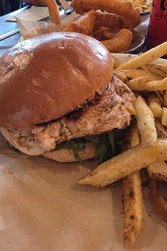 Essen bei Honest Burger in Southbank