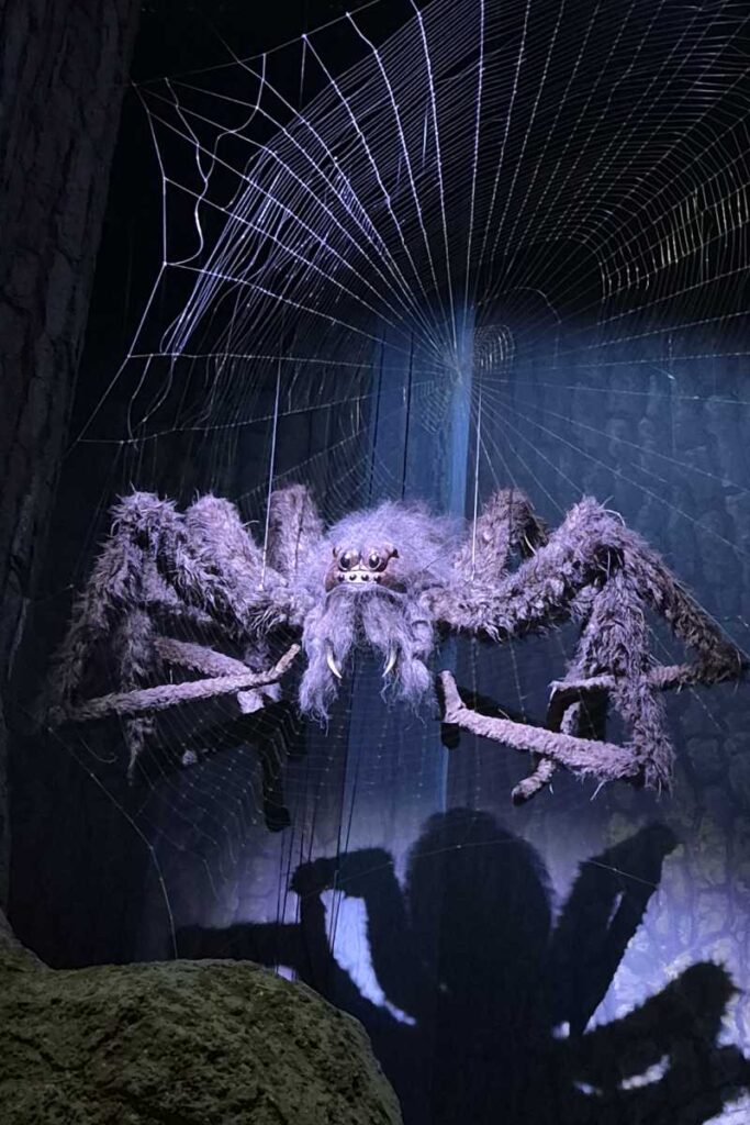 Aragog die Riesenspinne im Verbotenen Wald der Harry Potter Studio Tour London.