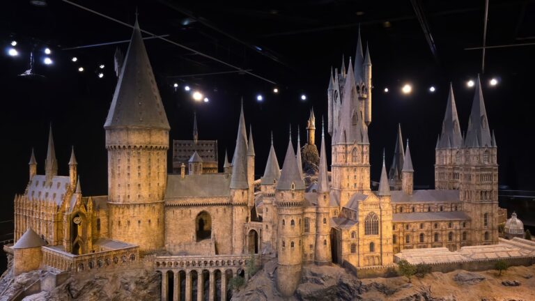 Das Hogwarts-Modell bei Tag in der Harry Potter Studio Tour London.