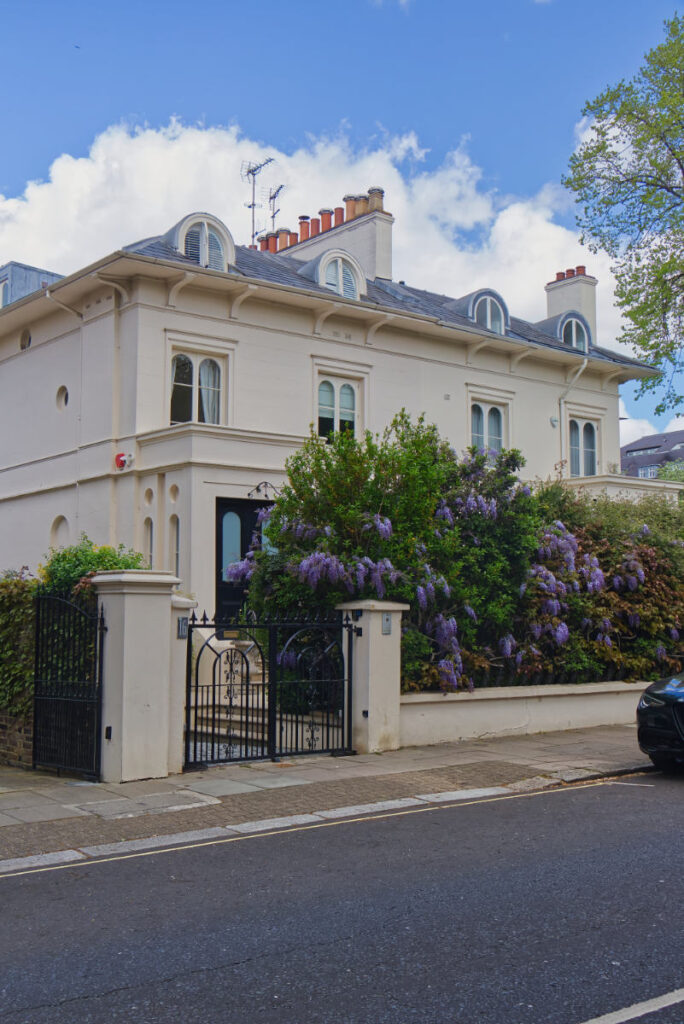 Haus mit Glyzinien in Little Venice
