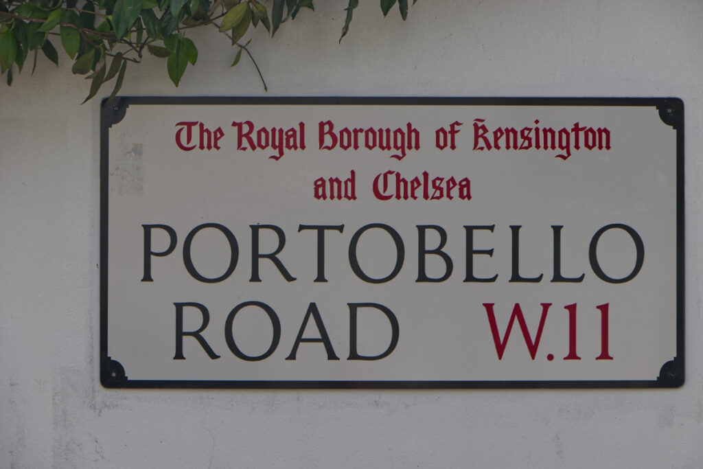 Straßenschild Portobello Road W.11 Royal Borough of Kensington and Chelsea